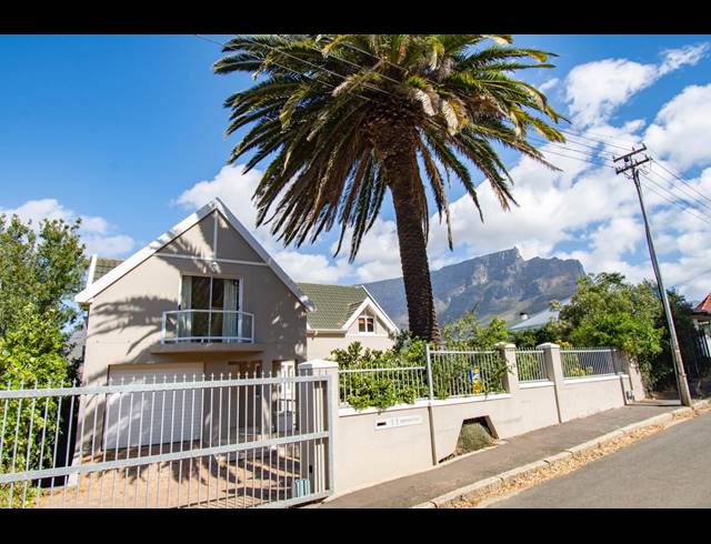 2 BEDROOM TOWNHOUSE TO LET IN TAMBOERSKLOOF